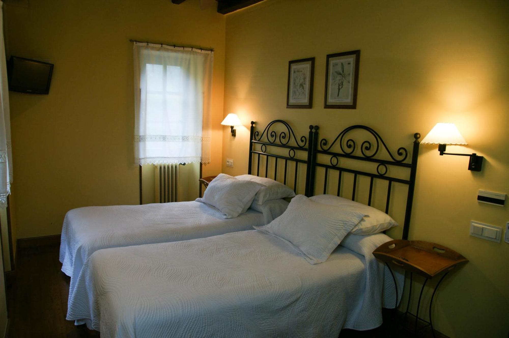 Hotel Rural Irigoienea Urdax Quarto foto