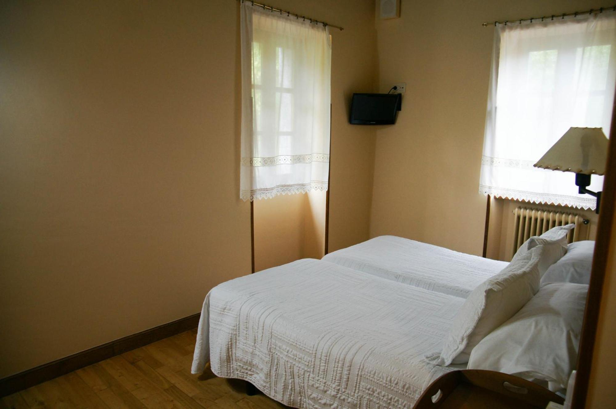 Hotel Rural Irigoienea Urdax Quarto foto